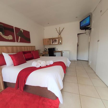 The Lionfish Guesthouse Преторія Екстер'єр фото